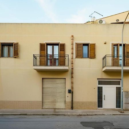 Guest Friends Apartment Trapani Bagian luar foto
