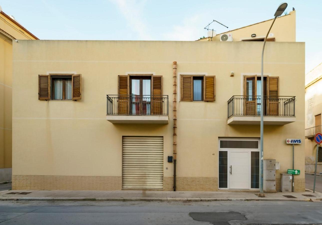 Guest Friends Apartment Trapani Bagian luar foto