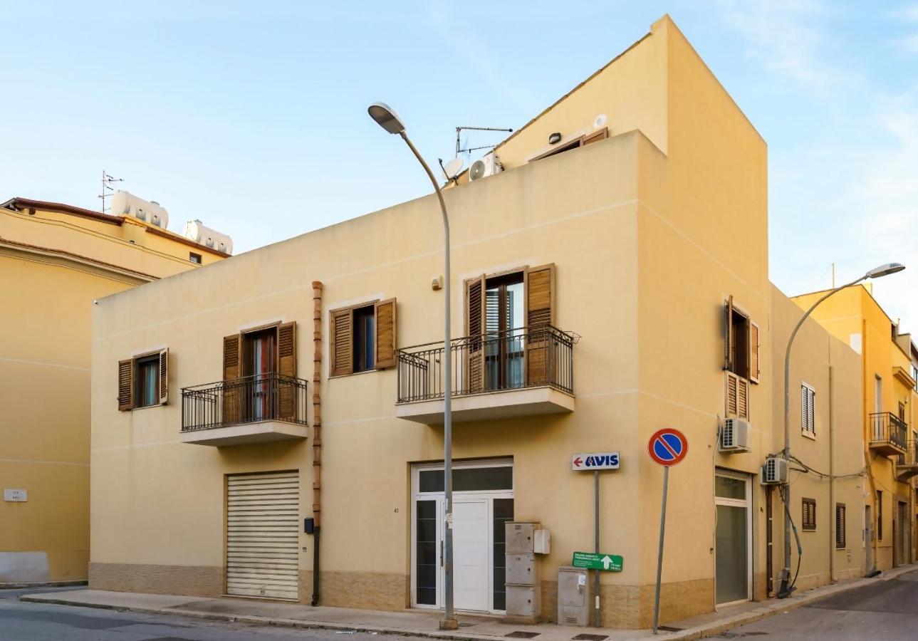 Guest Friends Apartment Trapani Bagian luar foto
